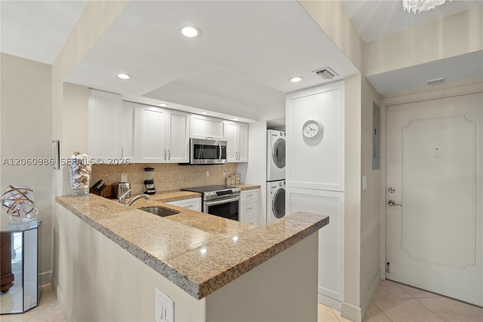 Real estate property located at 6000 Ocean Blvd #11C, Broward, Starlight Towers Condo, Lauderdale By The Sea, FL