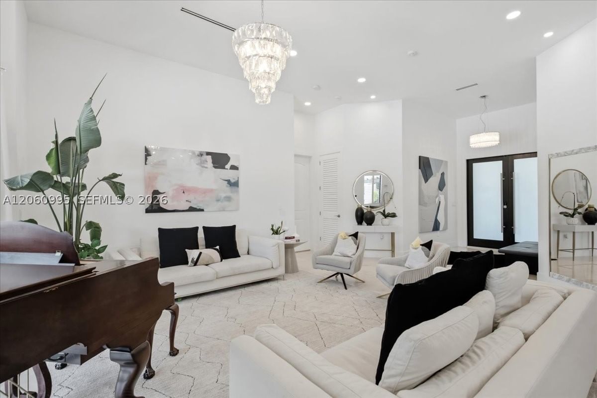 Real estate property located at 331 124th Ave, Miami-dade, Sweetwater Estates Sub, Miami, FL