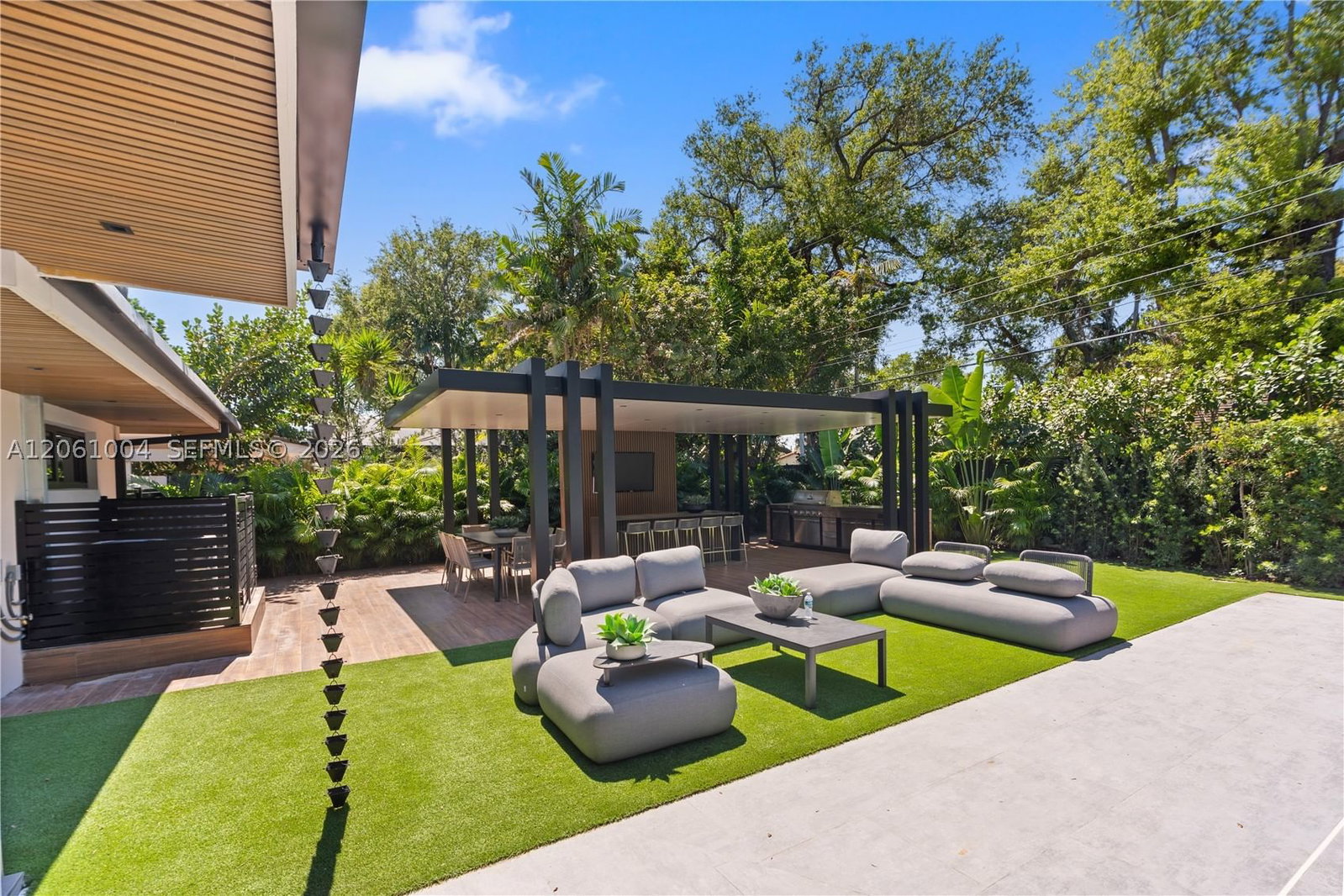 Real estate property located at 20020 21st Ct, Miami-dade, Oak Forest, Miami, FL
