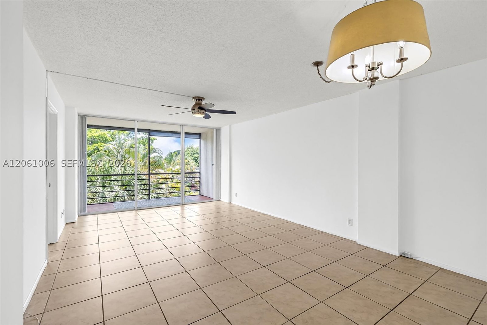 Real estate property located at 112 Royal Park Dr #3A, Broward, Royal Park Condo, Oakland Park, FL