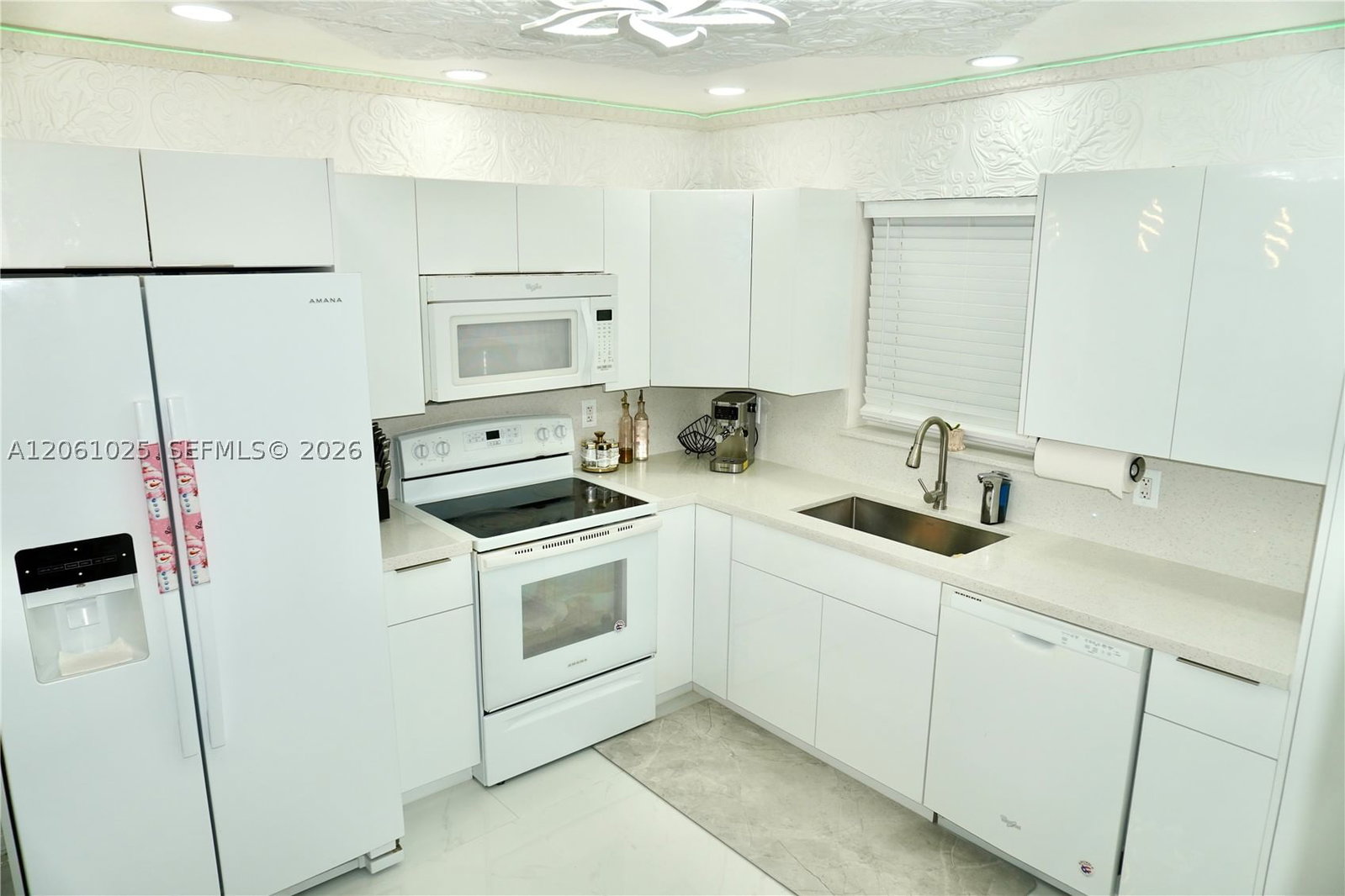 Real estate property located at 8408 208th Ter, Miami-dade, Saga Bay Townhomes, Cutler Bay, FL