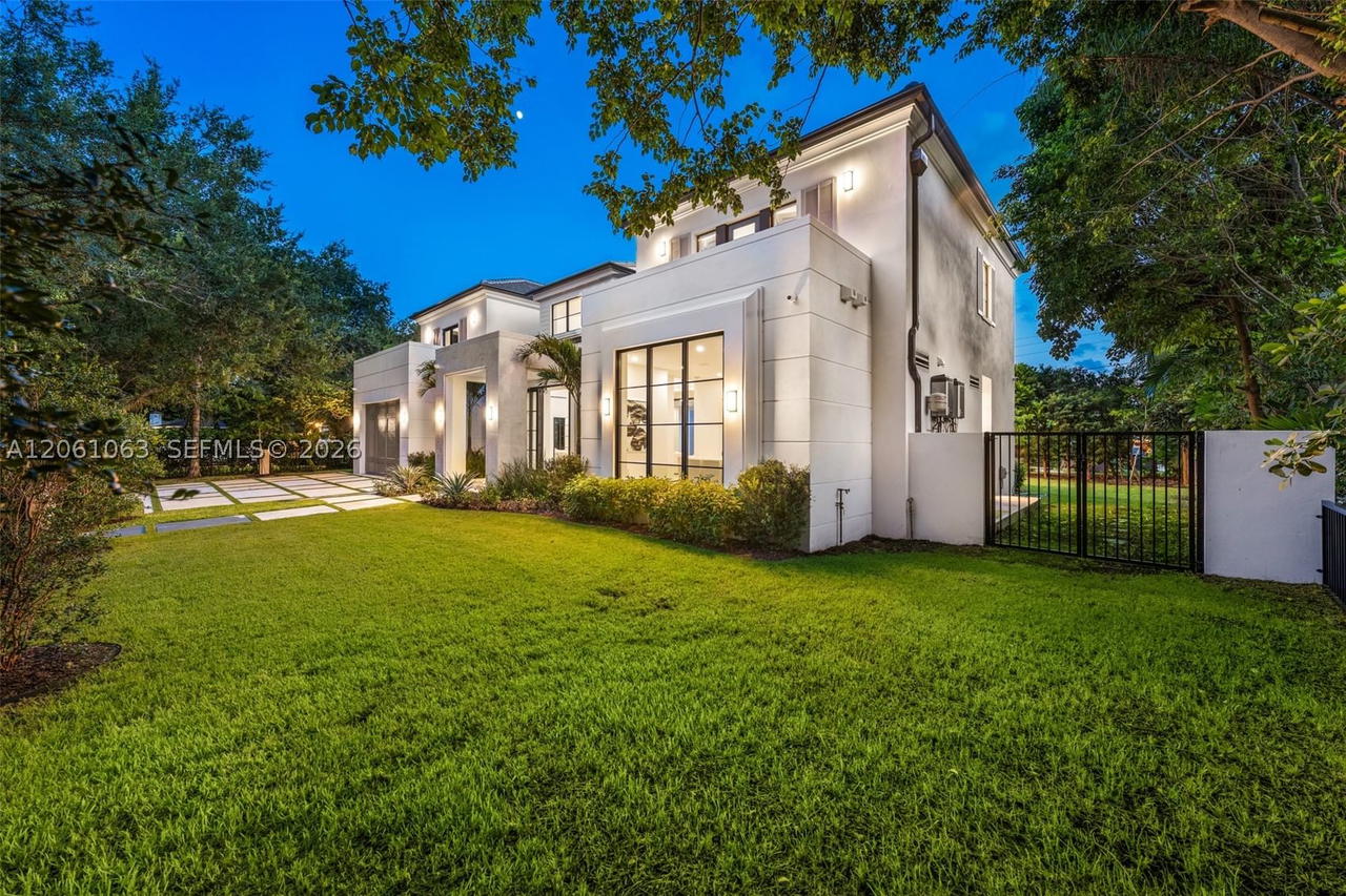 Real estate property located at 1220 Alhambra Cir, Miami-dade, Coral Waterway, Coral Gables, FL