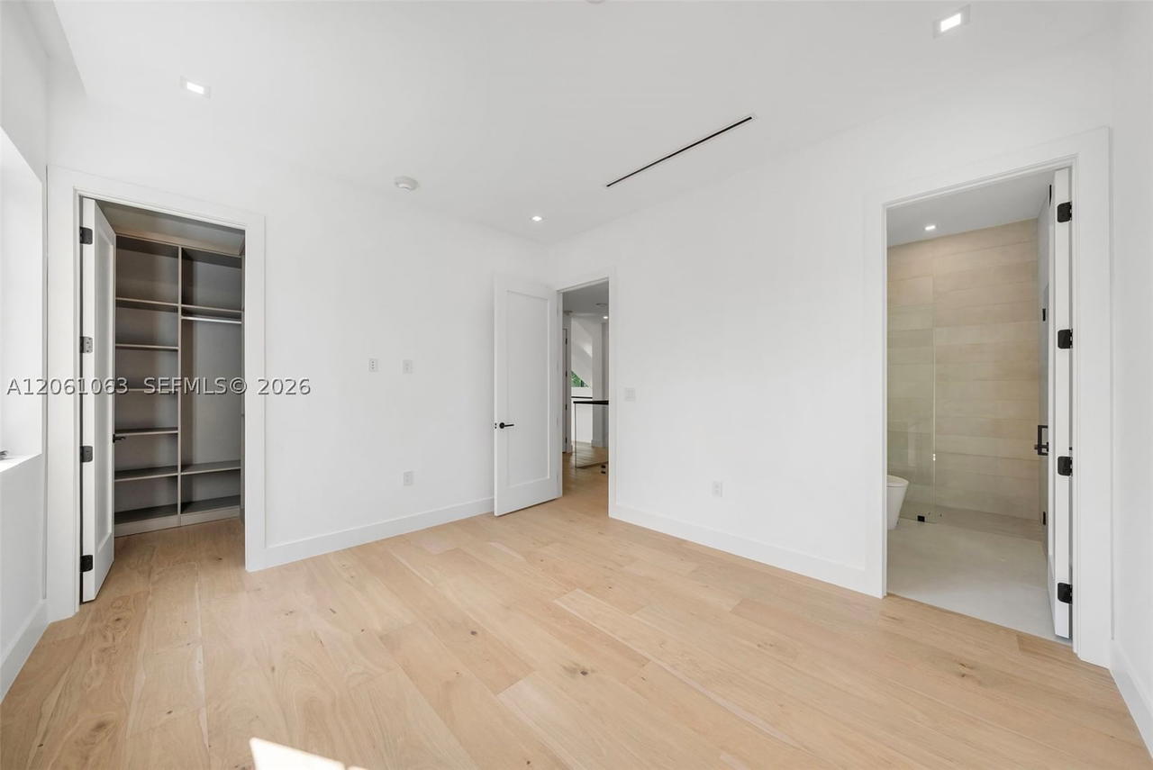 Real estate property located at 1220 Alhambra Cir, Miami-dade, Coral Waterway, Coral Gables, FL