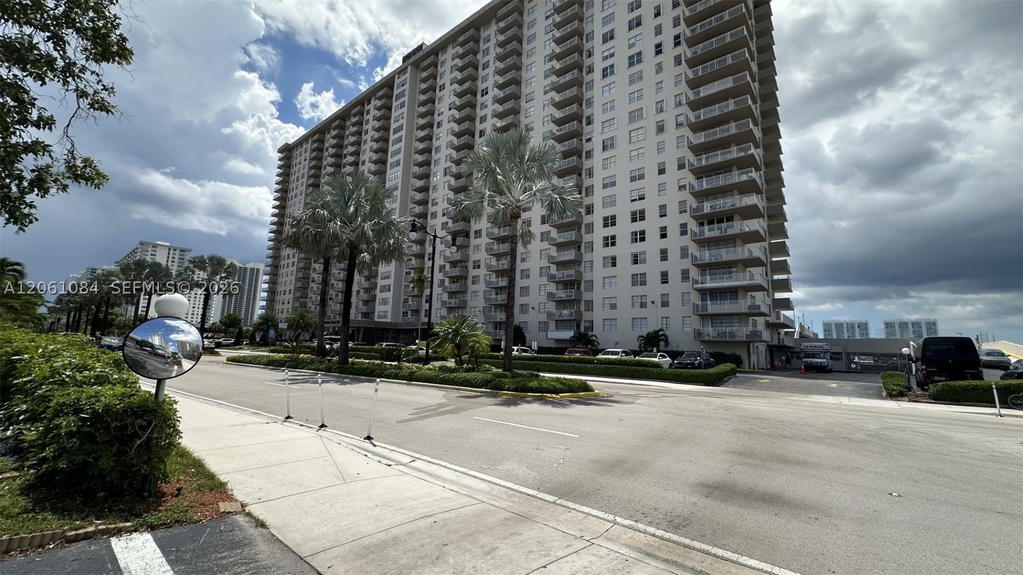 Real estate property located at 250 174th St #1808, Miami-dade, Winston Towers 100 Ccondo, Sunny Isles Beach, FL