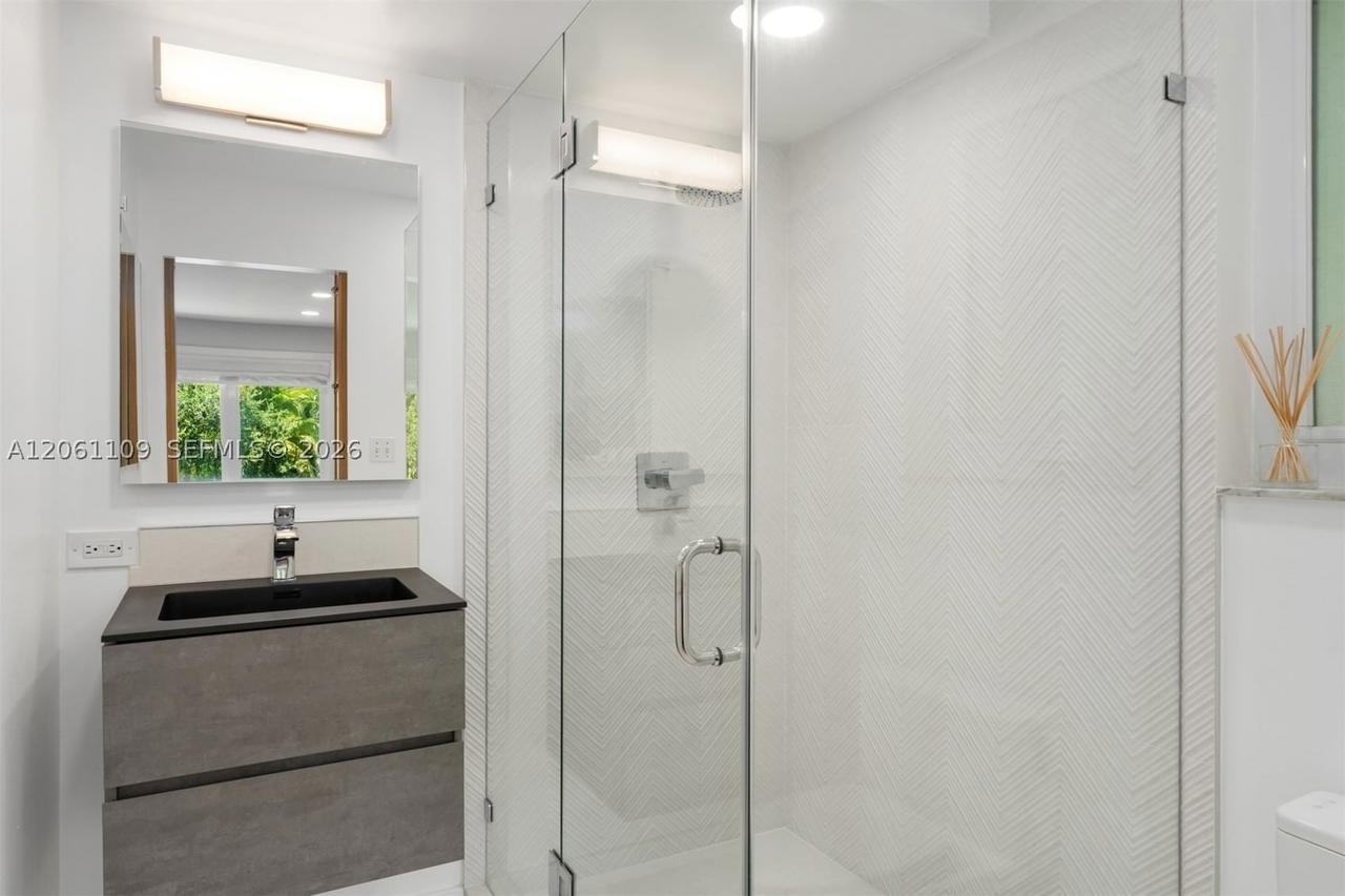 Real estate property located at 1208 Hardee Rd, Miami-dade, University Estates, Coral Gables, FL