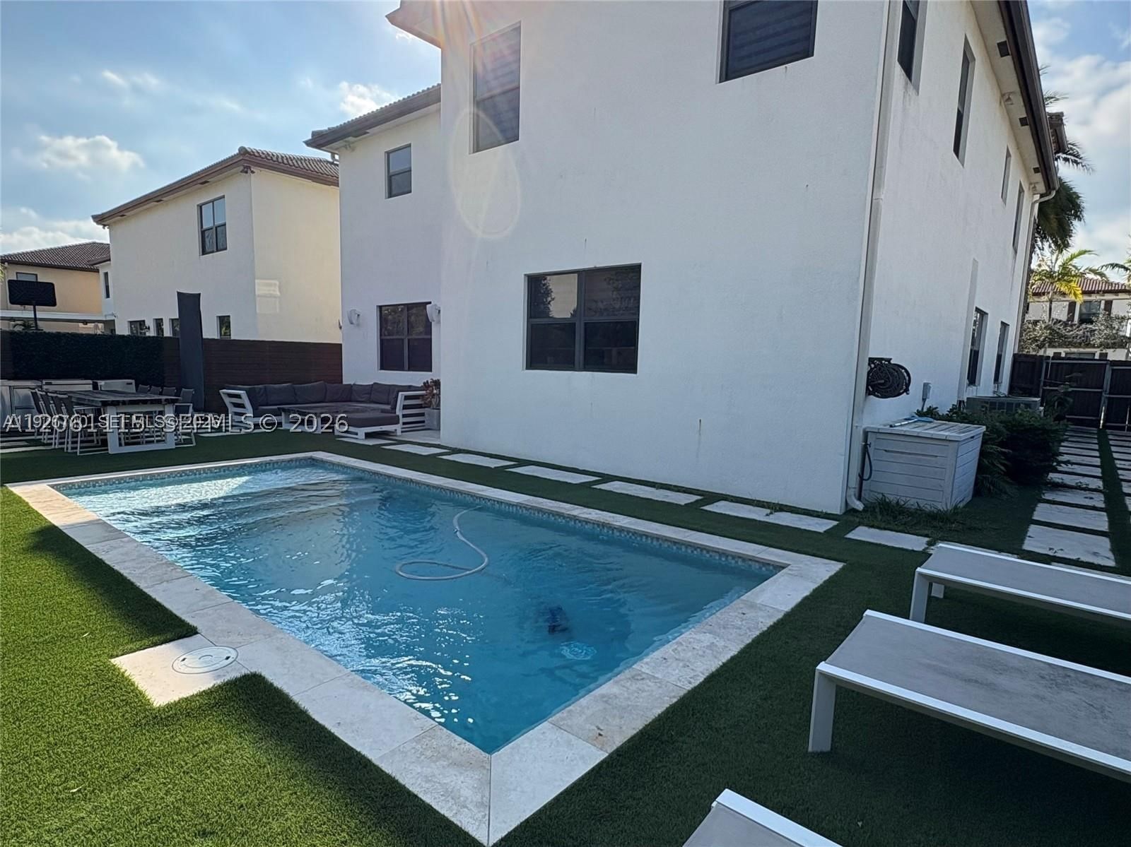 Real estate property located at 8925 99th Ct, Miami-dade, Doral Breeze, Doral, FL