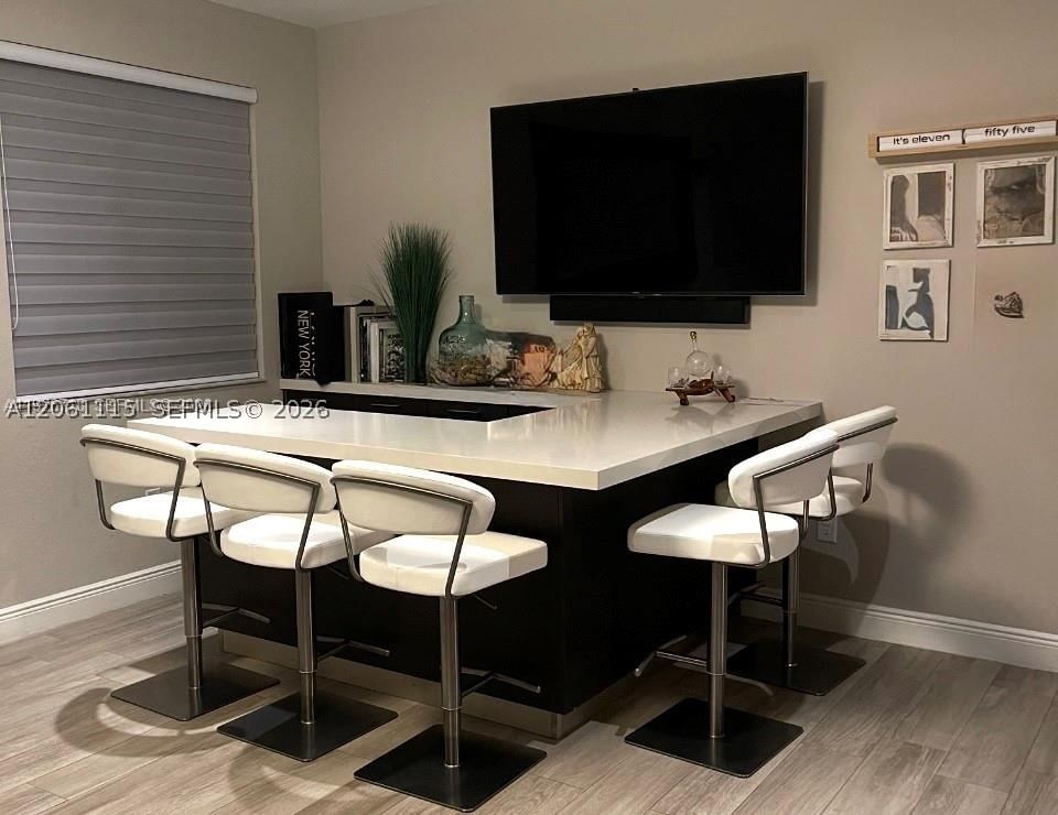 Real estate property located at 8925 99th Ct, Miami-dade, Doral Breeze, Doral, FL