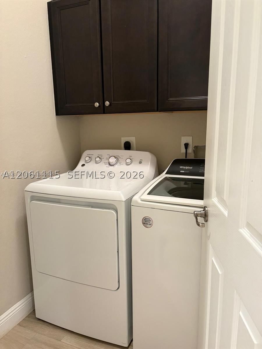 Real estate property located at 8925 99th Ct, Miami-dade, Doral Breeze, Doral, FL