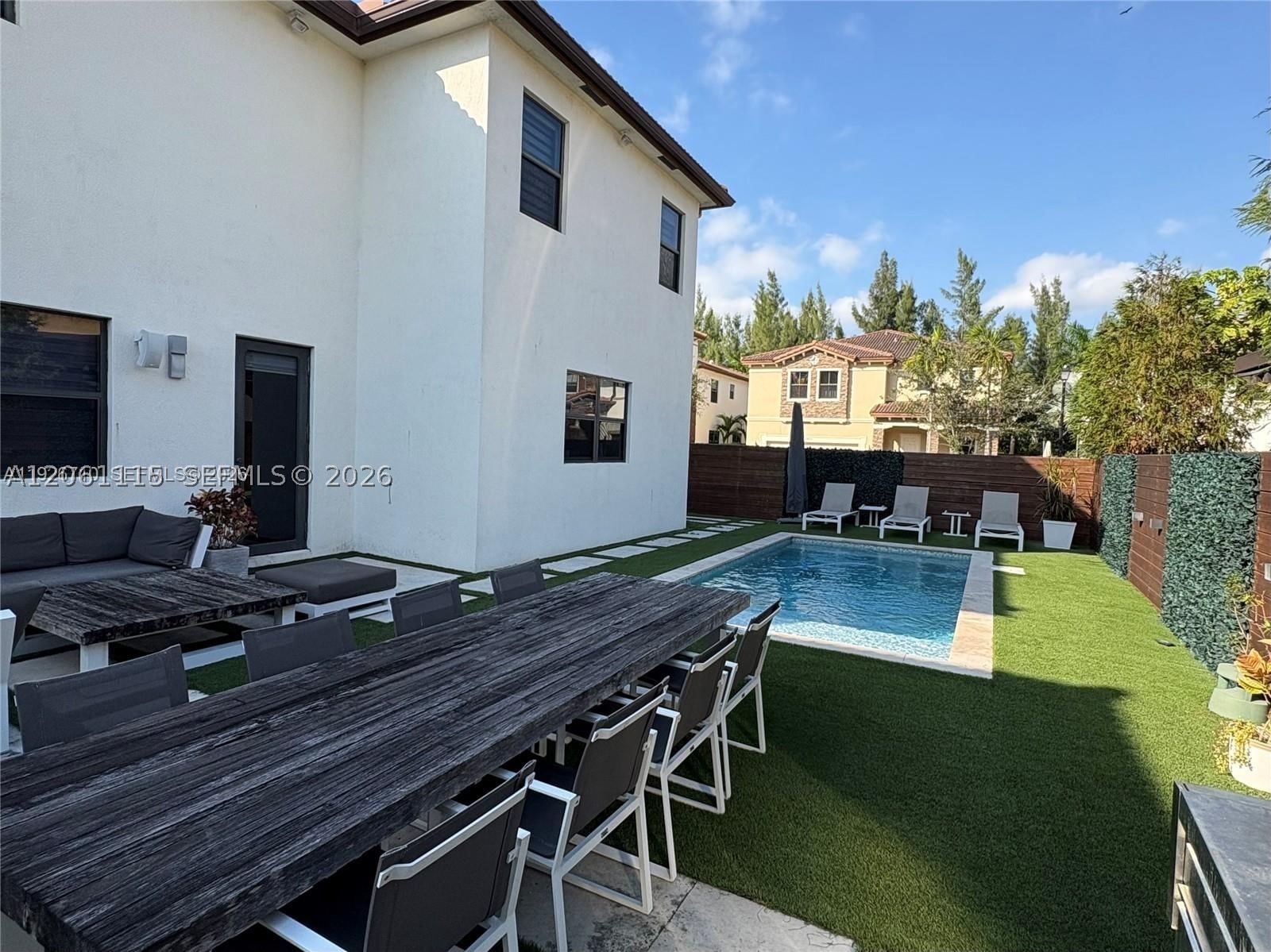 Real estate property located at 8925 99th Ct, Miami-dade, Doral Breeze, Doral, FL