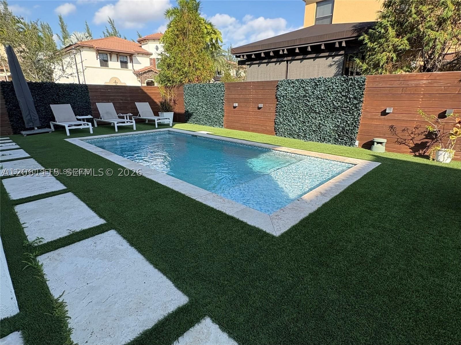 Real estate property located at 8925 99th Ct, Miami-dade, Doral Breeze, Doral, FL