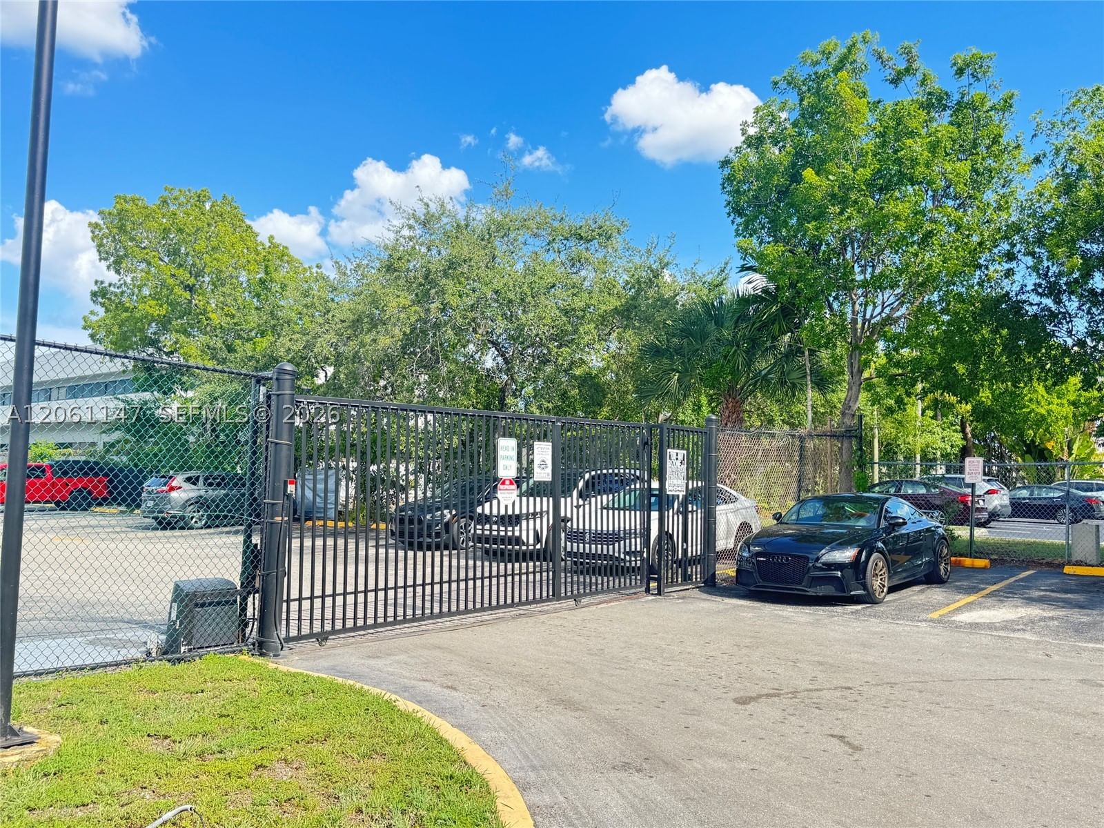 Real estate property located at 16450 2nd Ave #207, Miami-dade, Golden Gate Apartments Co, Miami, FL