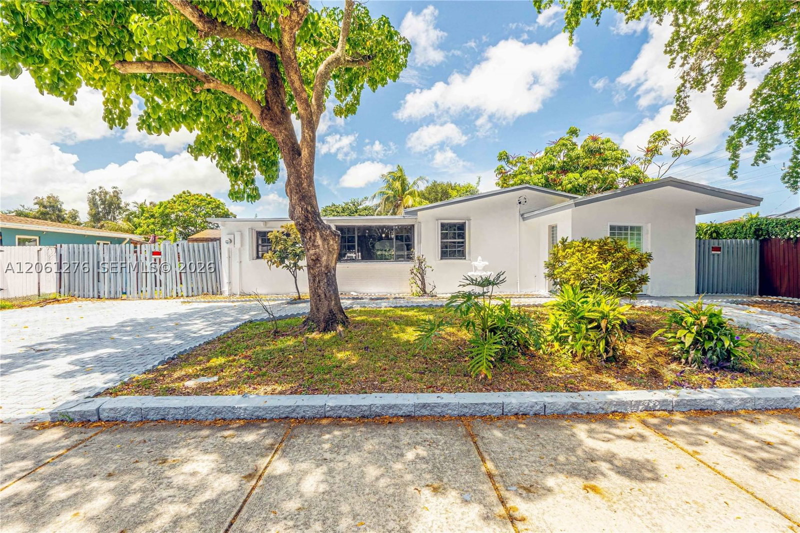 Real estate property located at 4011 32nd St, Broward, Lake Forest Sec 4, West Park, FL