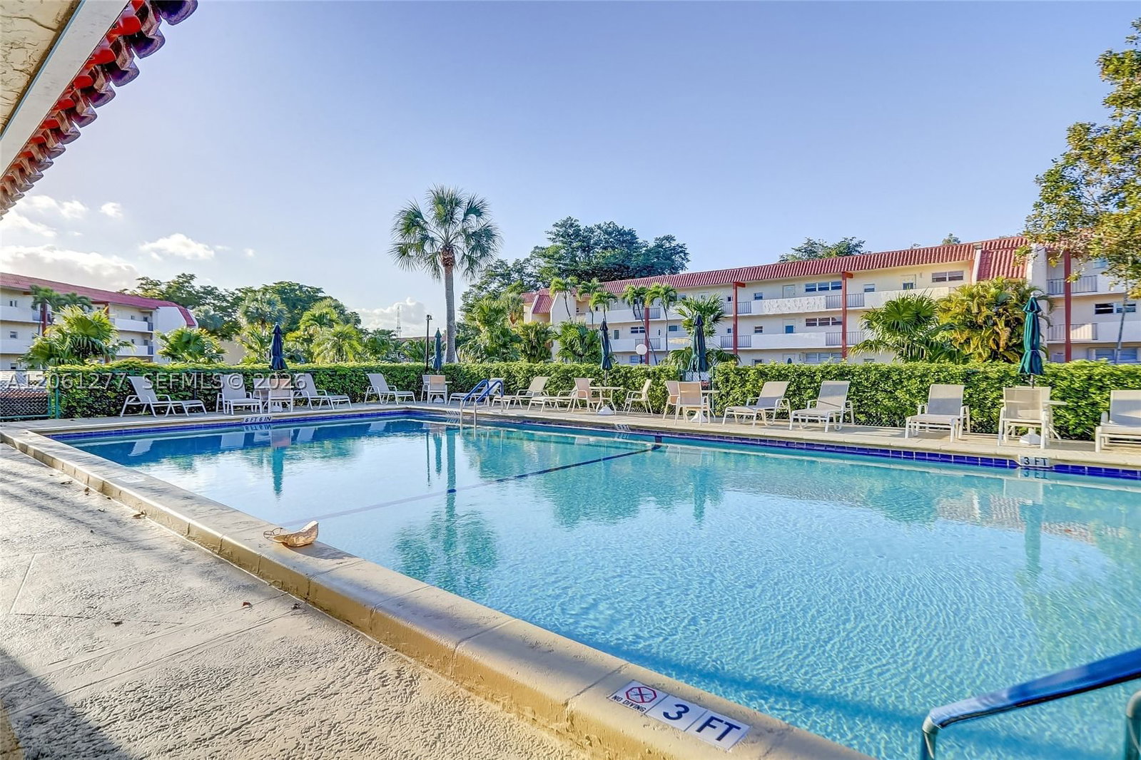 Real estate property located at 8941 Hollybrook Blvd #202, Broward, Hollybrook Golf And Tennis, Pembroke Pines, FL