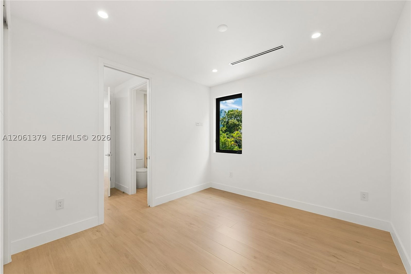 Real estate property located at 3352 28th Ter, Miami-dade, Pomelo Park, Miami, FL