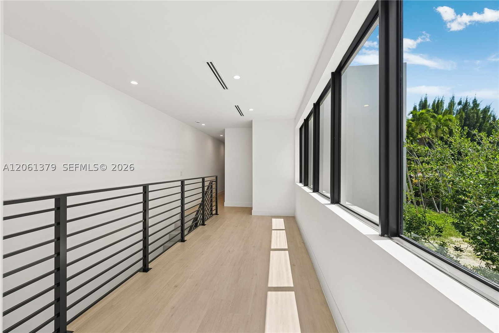 Real estate property located at 3352 28th Ter, Miami-dade, Pomelo Park, Miami, FL