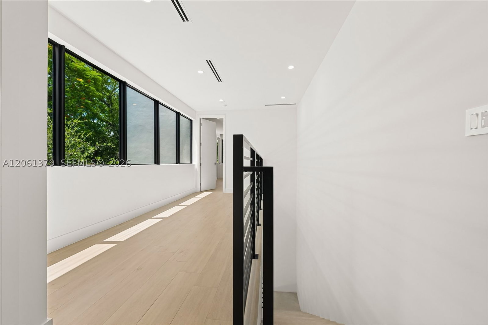 Real estate property located at 3352 28th Ter, Miami-dade, Pomelo Park, Miami, FL