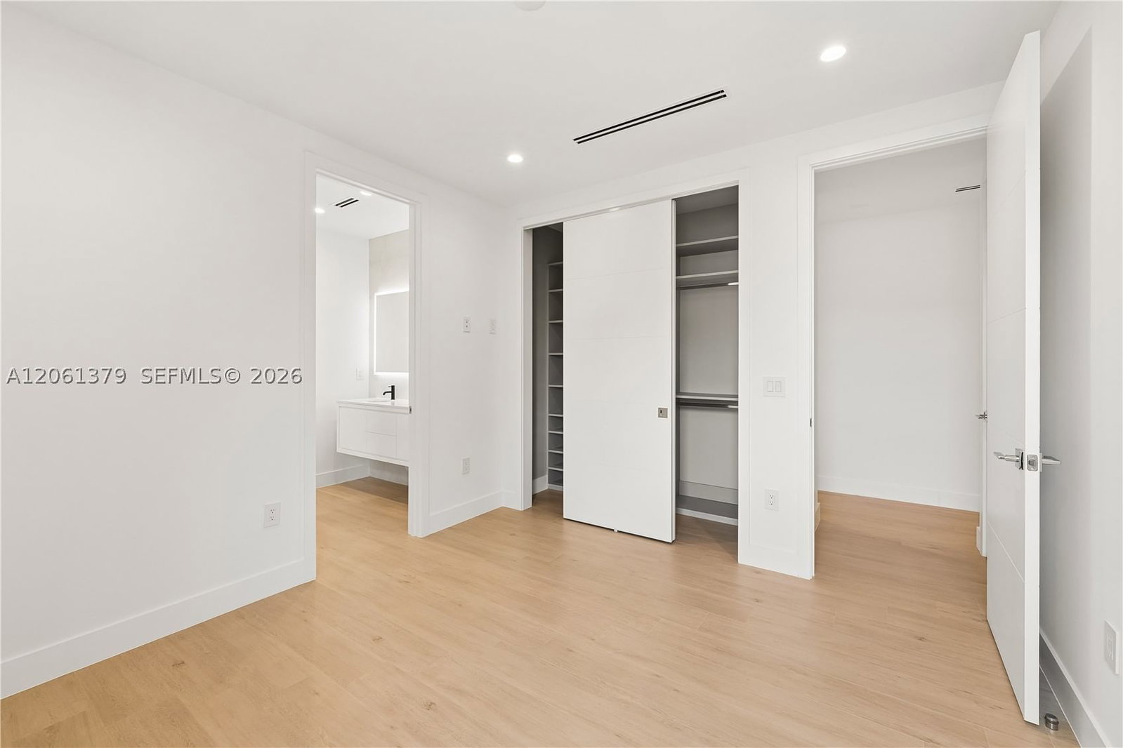 Real estate property located at 3352 28th Ter, Miami-dade, Pomelo Park, Miami, FL