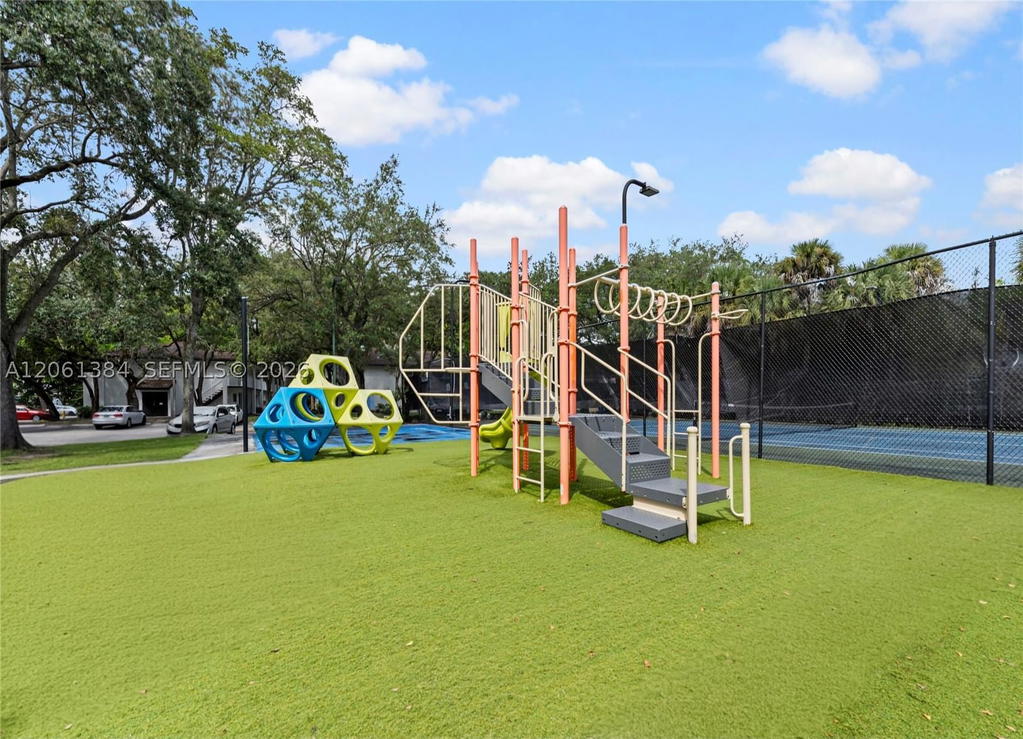 Real estate property located at 4235 University Dr #306, Broward, Springcrest Condo, Sunrise, FL