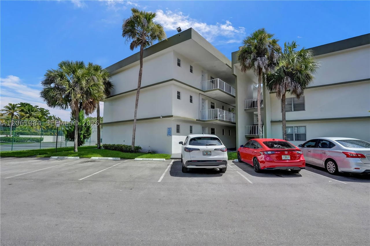 Real estate property located at 4235 University Dr #306, Broward, Springcrest Condo, Sunrise, FL