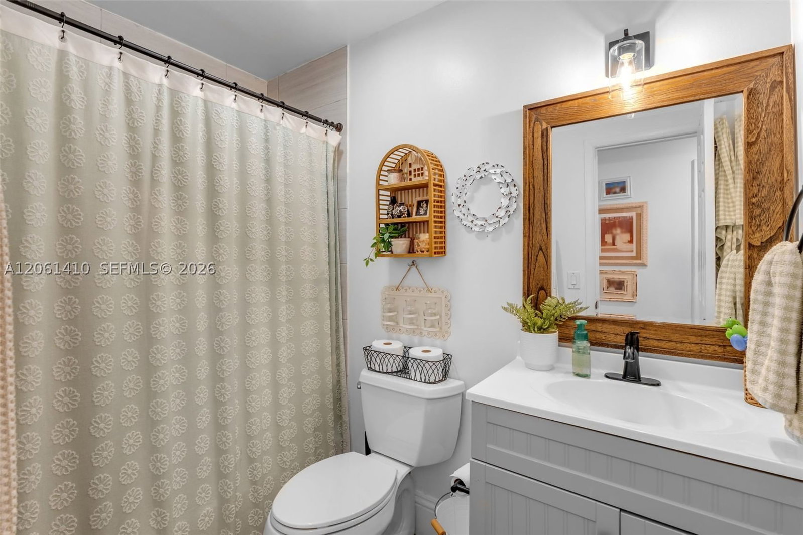 Real estate property located at 1050 129th Ave, Miami-dade, Shoma Homes At Tamiami Ii, Miami, FL