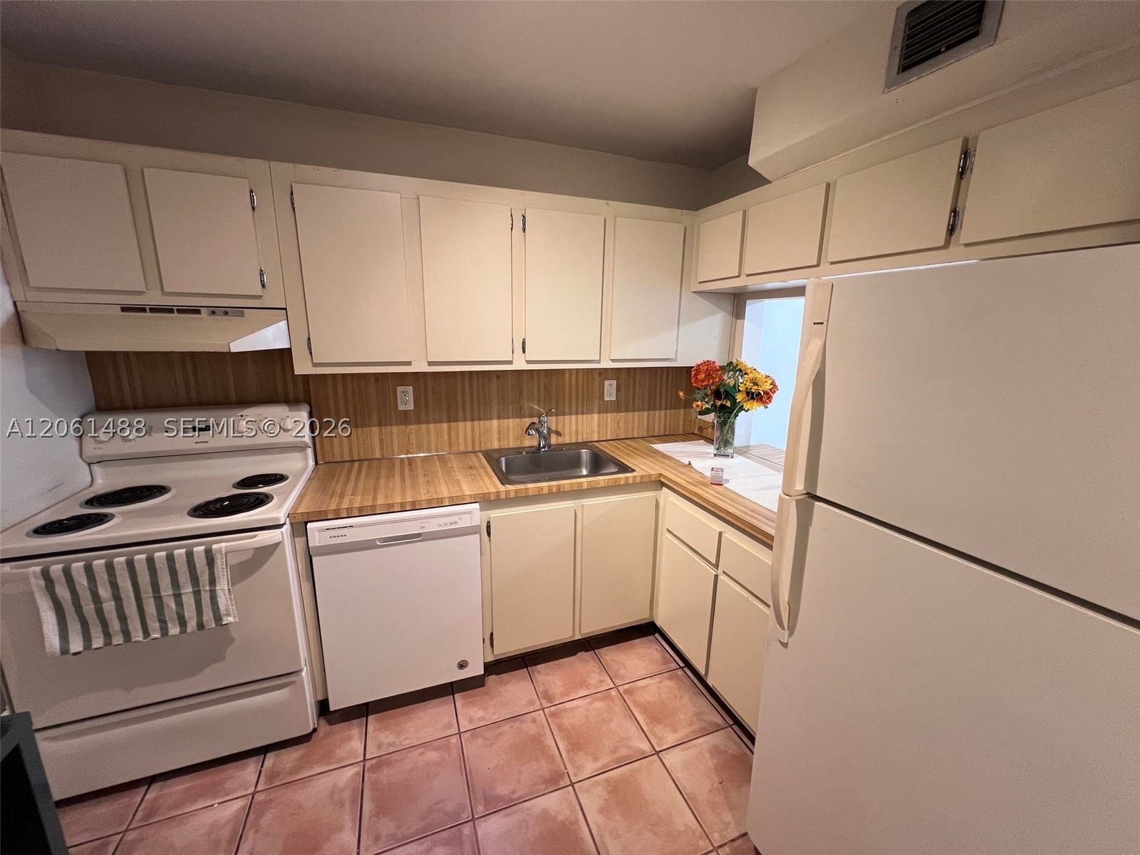 Real estate property located at 1665 Bay Rd #416, Miami-dade, West Bay Gardens Condo, Miami Beach, FL