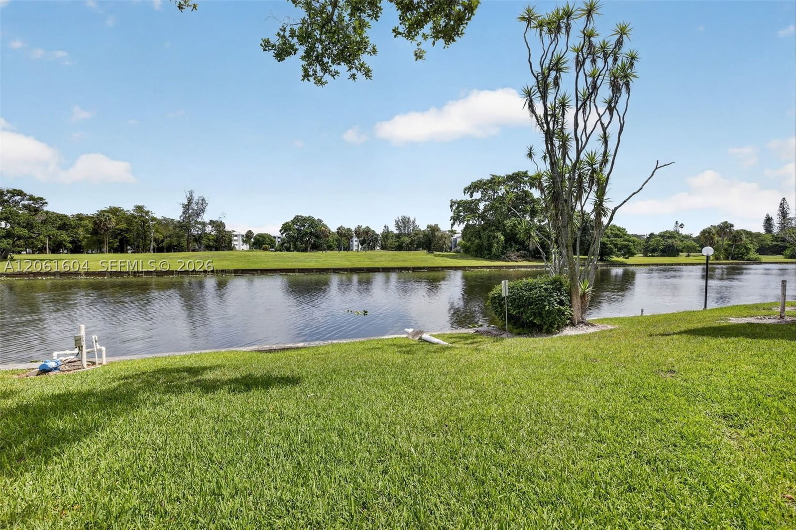 Real estate property located at 3531 Inverrary Dr #101, Broward, Las Vistas H In Inverrary, Lauderhill, FL