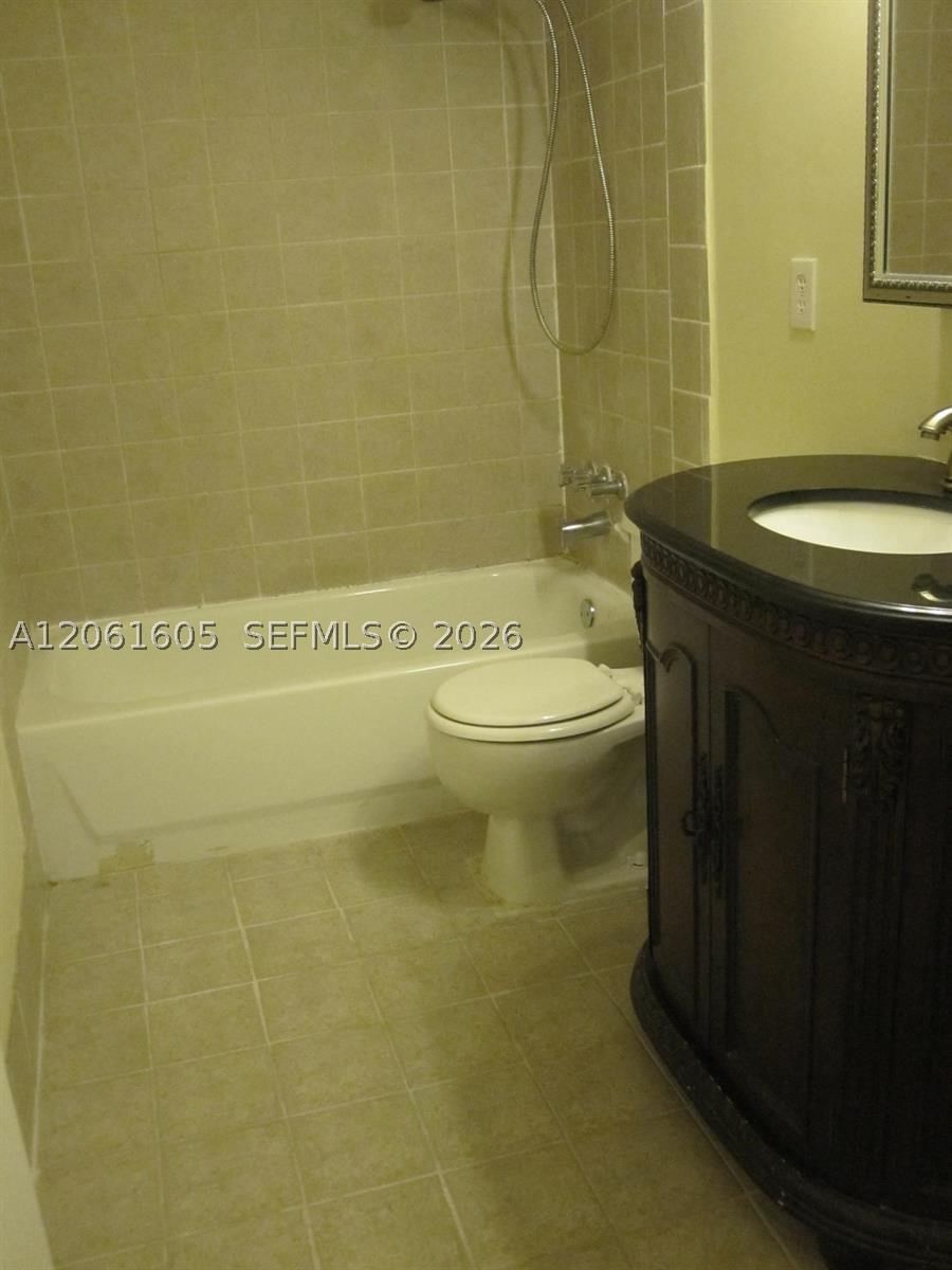 Real estate property located at 8905 28th Dr #13, Broward, Sun And Lake Condo, Coral Springs, FL