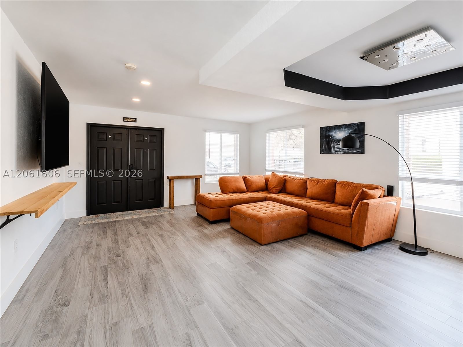 Real estate property located at 9002 212th Ter, Miami-dade, Lakes By The Bay Sec 10, Cutler Bay, FL