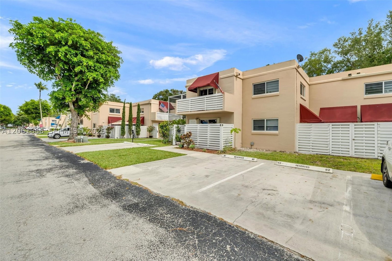 Real estate property located at 14382 97th Ter, Miami-dade, Kendall Center, Miami, FL
