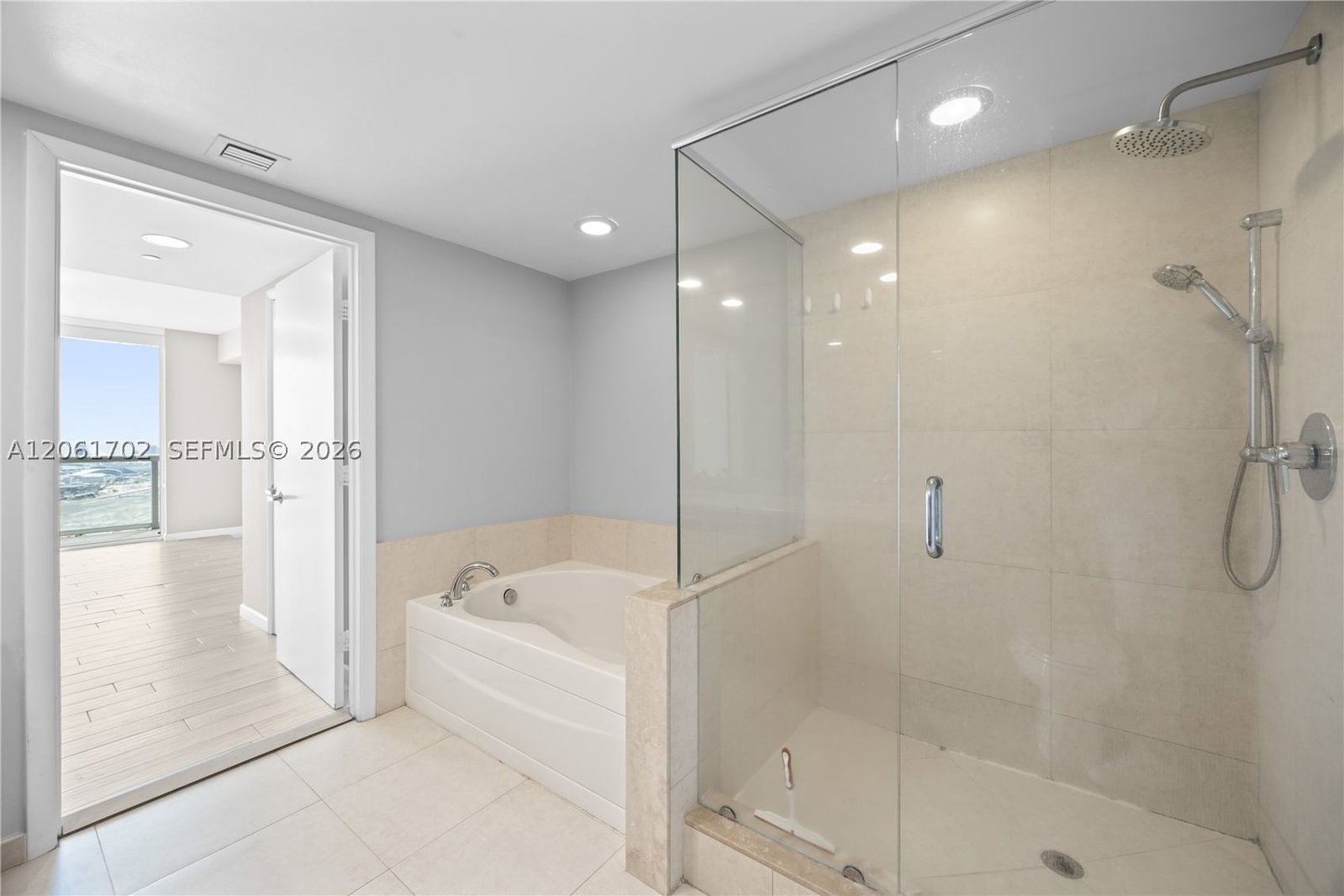 Real estate property located at 50 Biscayne Blvd #4706, Miami-dade, 50 Biscayne Condo, Miami, FL