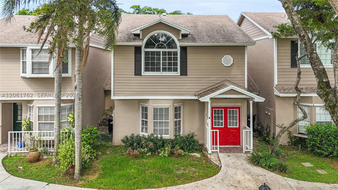 Real estate property located at 12201 148th St #201, Miami-dade, Courtyards Of Deerwood Co, Miami, FL