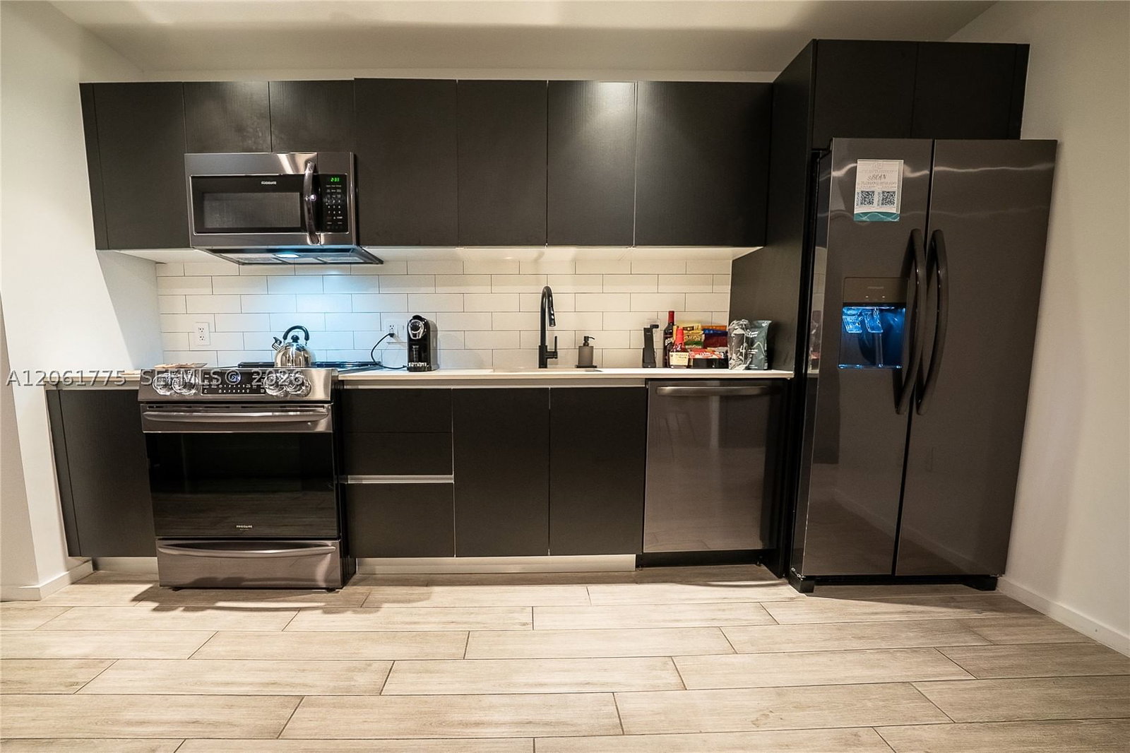Real estate property located at 398 5th St #1615, Miami-dade, Elser Residences, Miami, FL