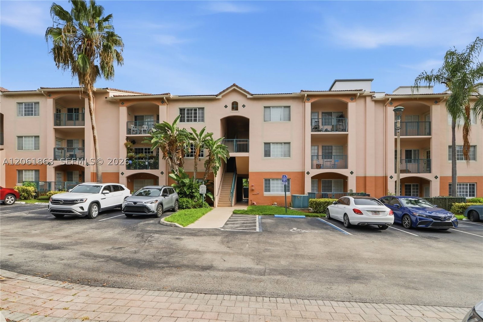 Real estate property located at 2015 10th Ave #130, Broward, Village East Condo, Fort Lauderdale, FL