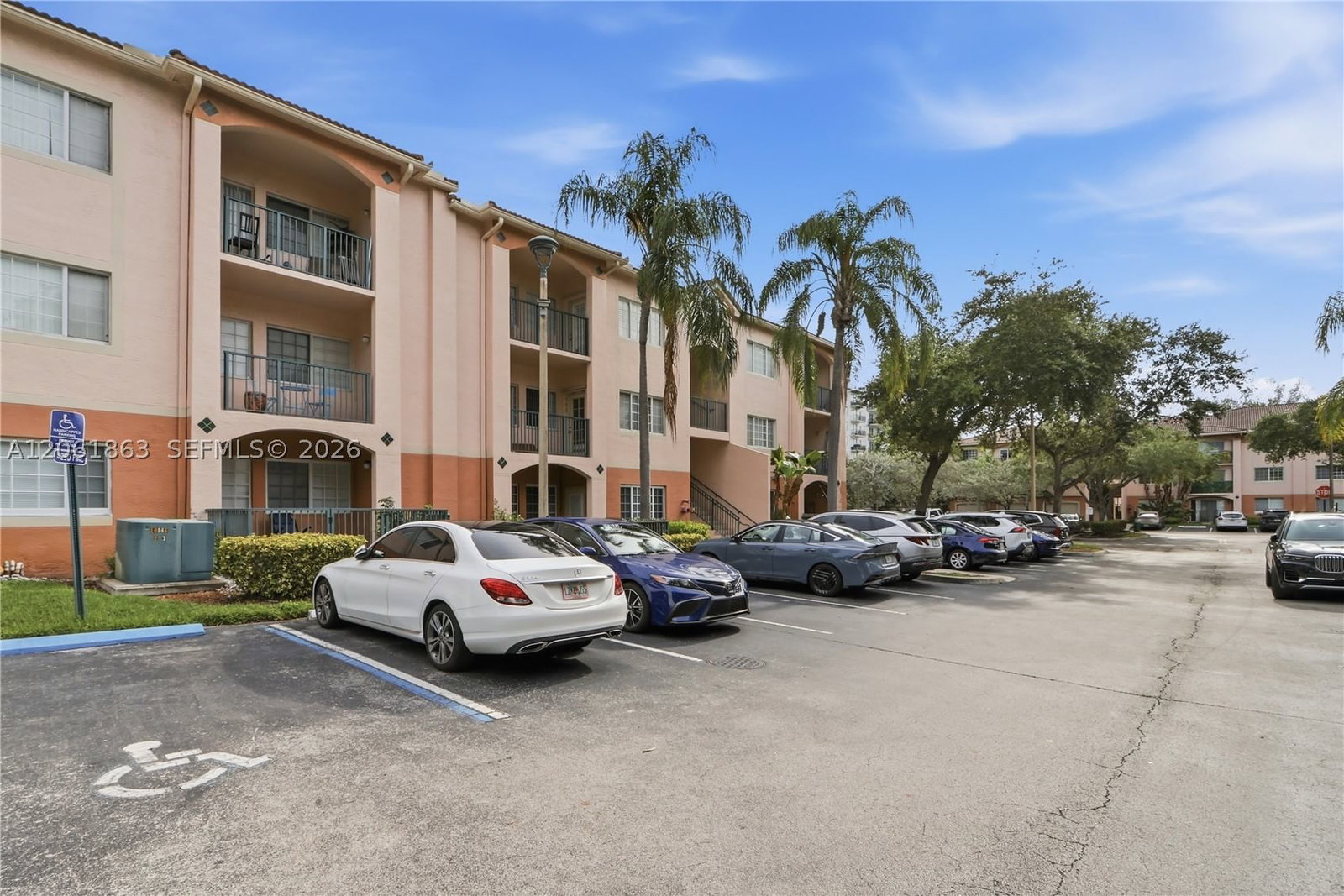 Real estate property located at 2015 10th Ave #130, Broward, Village East Condo, Fort Lauderdale, FL