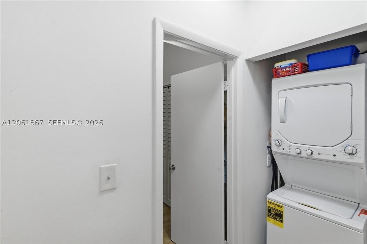 Real estate property located at 2121 96th Ter #14D, Broward, Reflections, Pembroke Pines, FL