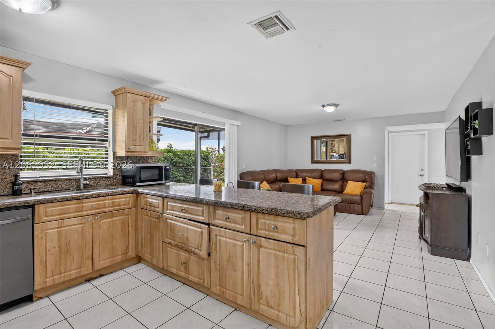 Real estate property located at 1580 87th Ter, Broward, Cinnamon Place Iv, Pembroke Pines, FL