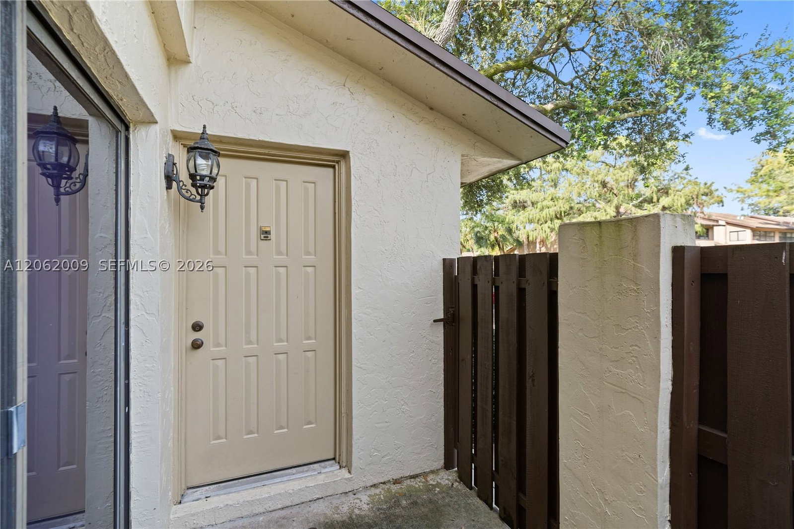 Real estate property located at 7640 79th Ave L6, Broward, Bonaire Village At Woodmo, Tamarac, FL