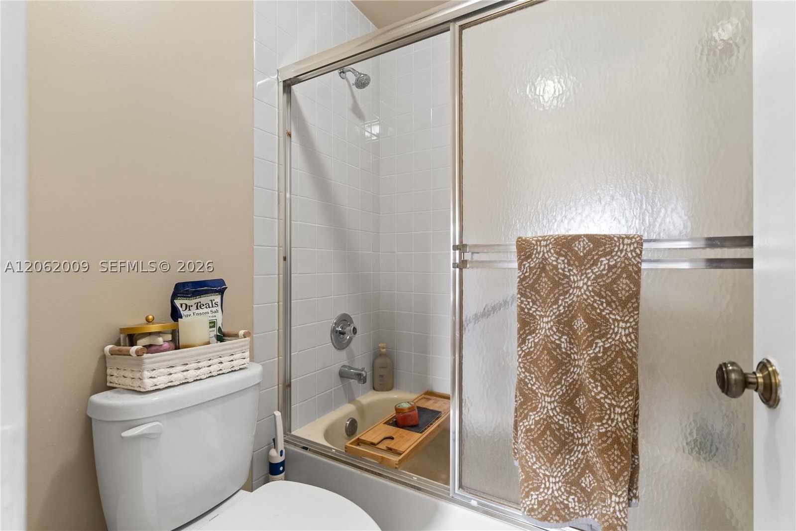 Real estate property located at 7640 79th Ave L6, Broward, Bonaire Village At Woodmo, Tamarac, FL