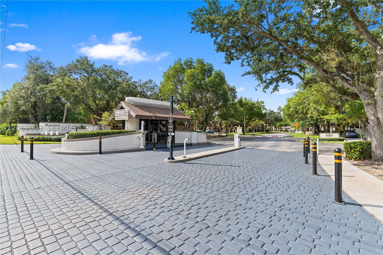 Real estate property located at 7640 79th Ave L6, Broward, Bonaire Village At Woodmo, Tamarac, FL