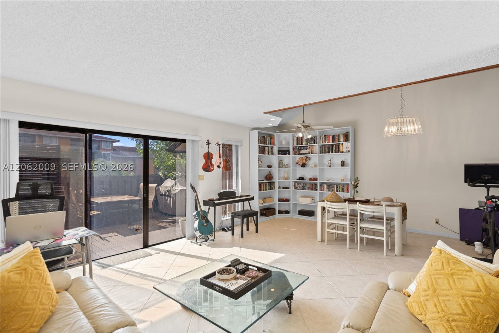 Real estate property located at 7640 79th Ave L6, Broward, Bonaire Village At Woodmo, Tamarac, FL