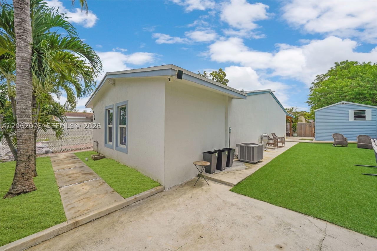 Real estate property located at 3728 213th St, Miami-dade, Vista Verde Townhouse Sec, Miami Gardens, FL