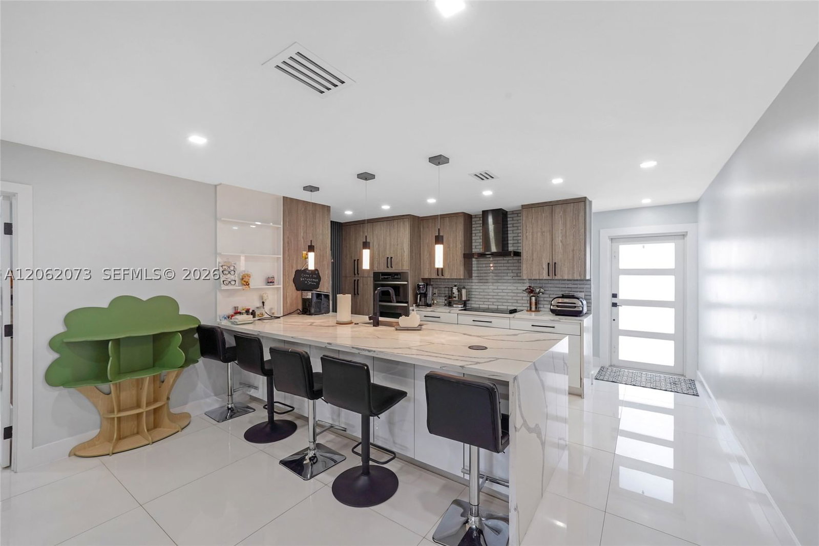 Real estate property located at 3728 213th St, Miami-dade, Vista Verde Townhouse Sec, Miami Gardens, FL