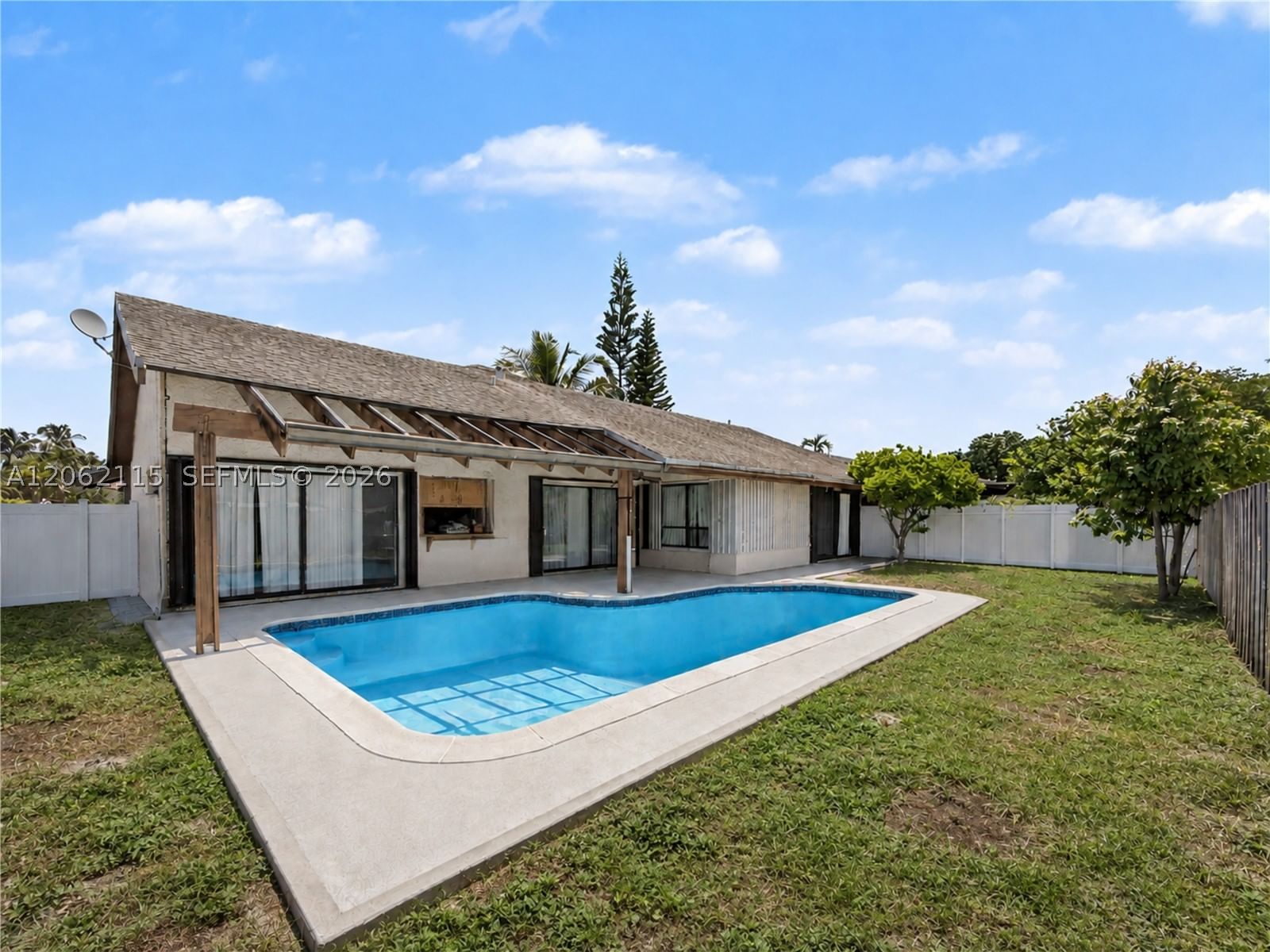 Real estate property located at 9712 133rd Pl, Miami-dade, Calusa Club Estates 5th A, Miami, FL