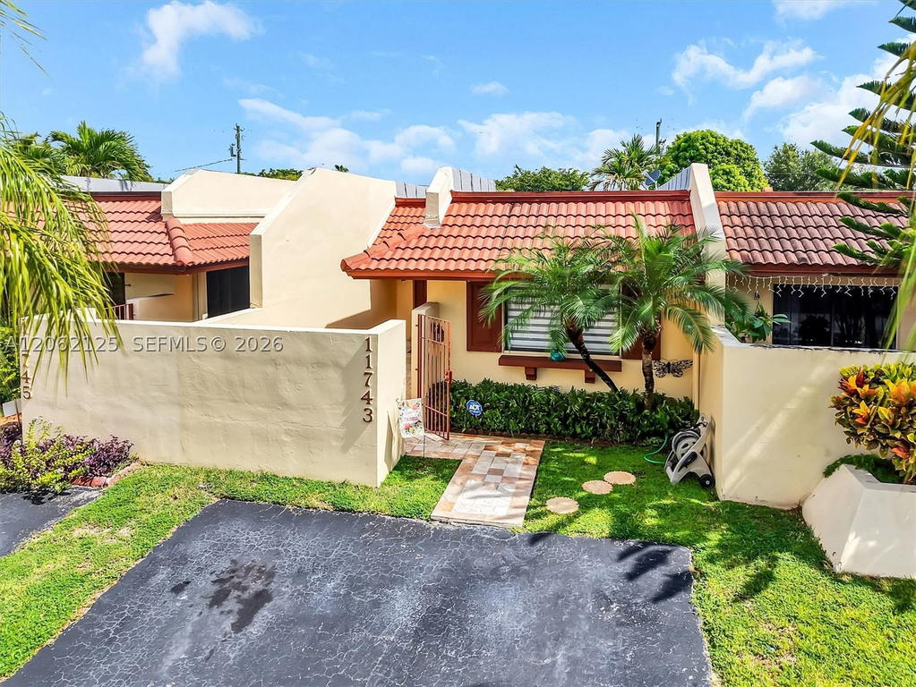 Real estate property located at 11743 112th Ter, Miami-dade, Woodstock Townhomes Sec 1, Miami, FL