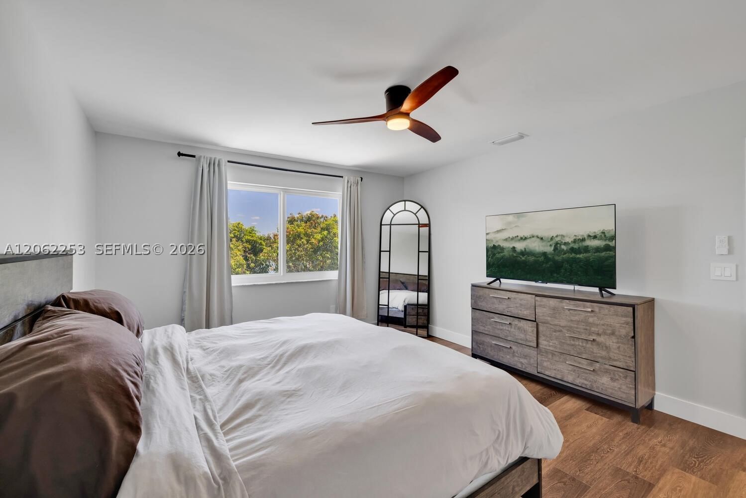 Real estate property located at 9650 9th Ct, Broward, Lakeside South, Pembroke Pines, FL