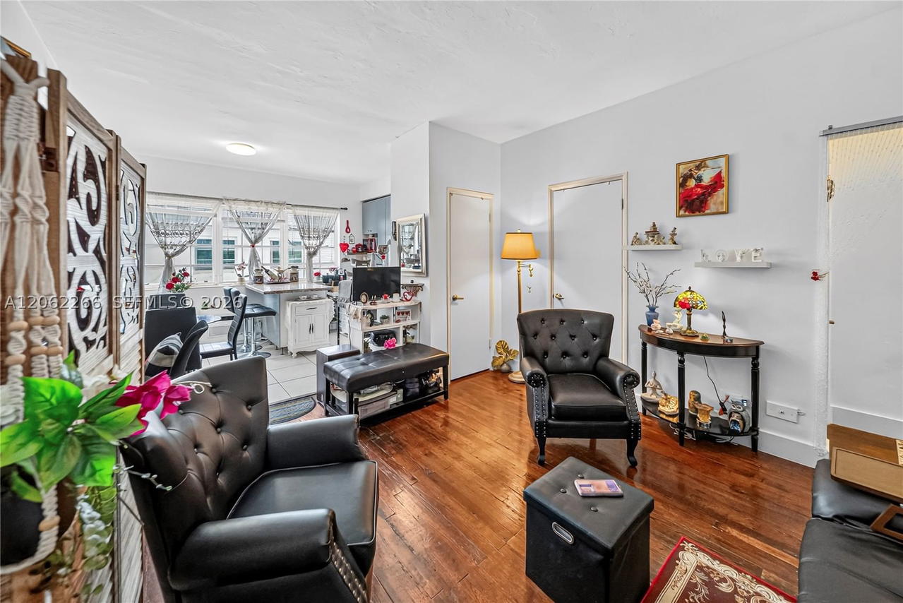 Real estate property located at 836 10th St #8, Miami-dade, The Lorena Condo, Miami Beach, FL