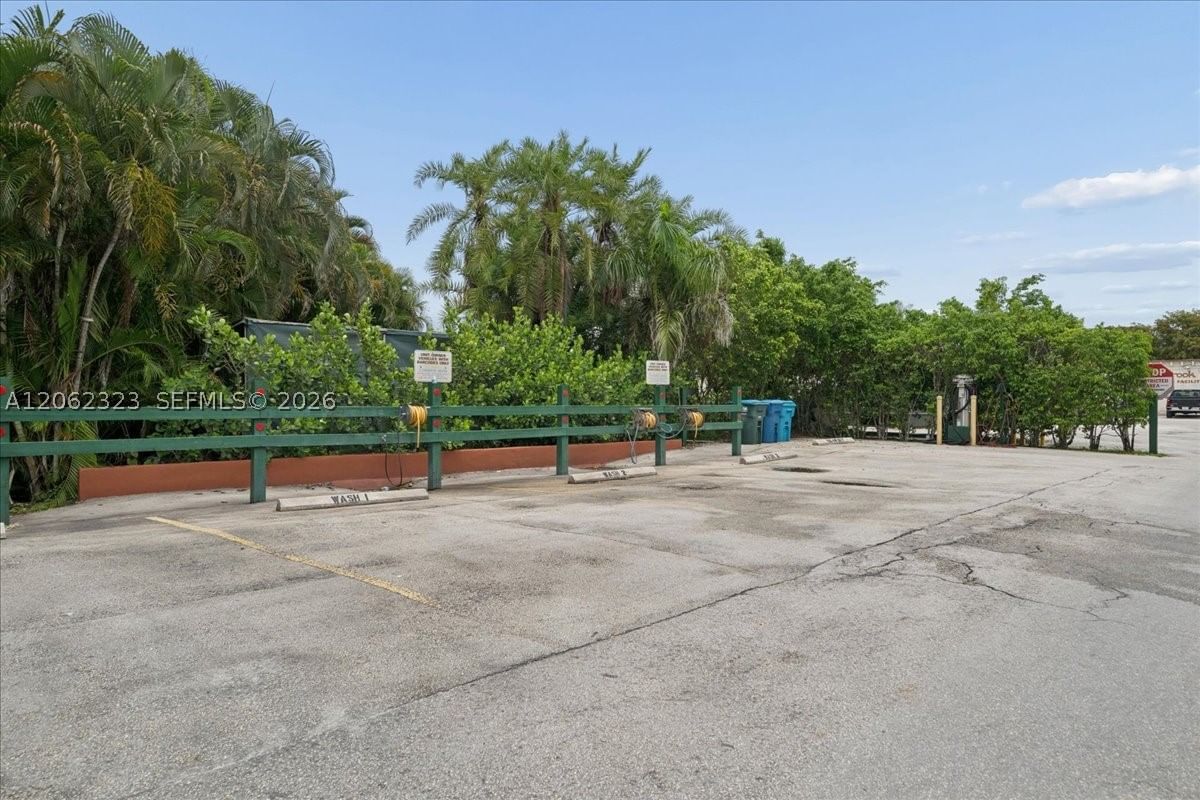 Real estate property located at 800 Hollybrook Dr #205, Broward, Hollybrook Golf And, Pembroke Pines, FL