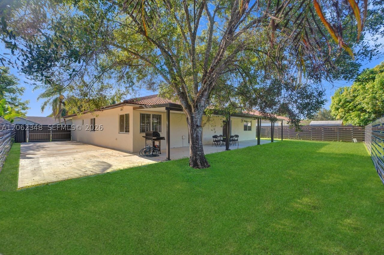 Real estate property located at 581 169th Way, Broward, Bonaventure Lakes Add 2, Weston, FL