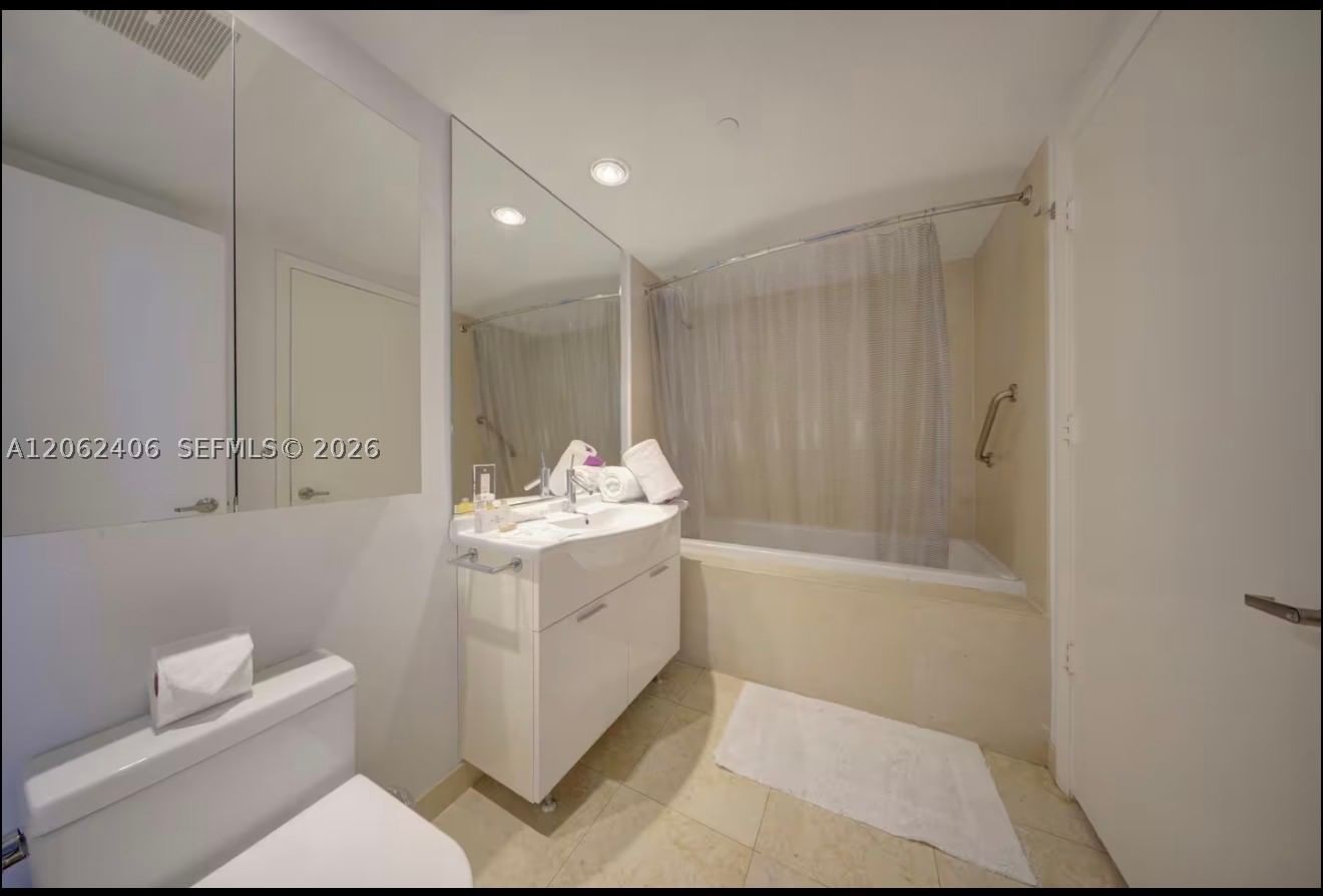 Real estate property located at 485 Brickell Ave #4711, Miami-dade, Icon Brickell Condo No 3, Miami, FL