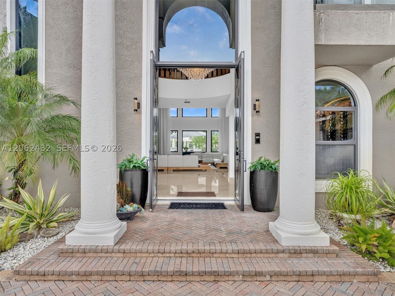 Real estate property located at 1021 115th Ave, Broward, Las Entradas, Plantation, FL